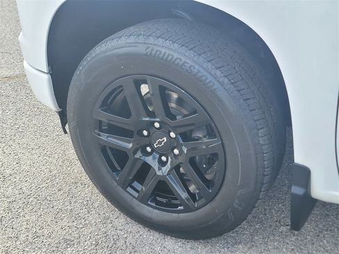 Used 2022 Chevrolet Silverado 1500 Custom image 11