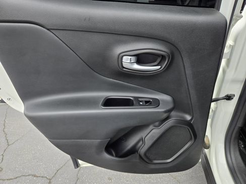 Certified 2019 Jeep Renegade Trailhawk image 26