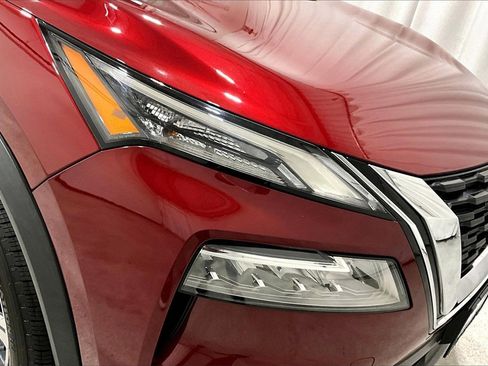 Used 2021 Nissan Rogue SV image 12