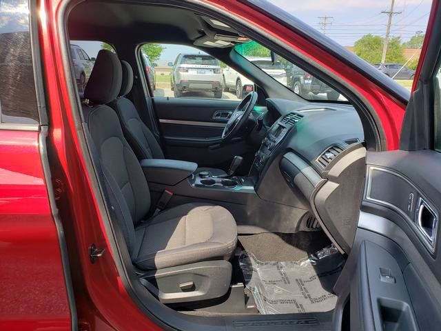Used 2019 Ford Explorer XLT AWD/4WD image 18