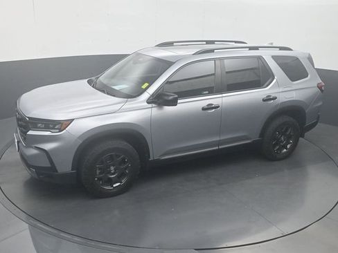 Used 2024 Honda Pilot TrailSport image 22