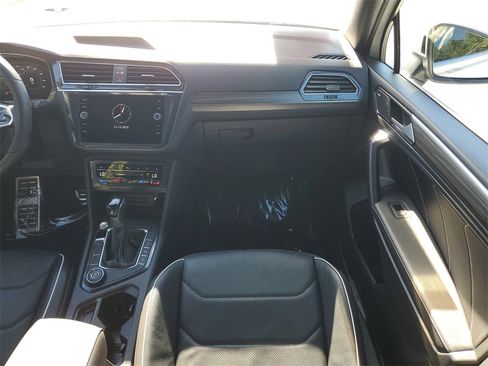 Used 2022 Volkswagen Tiguan SEL R-Line image 16