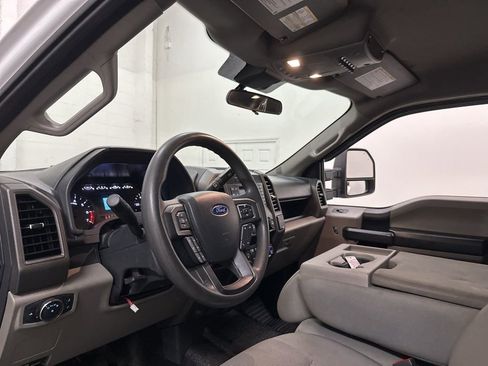Used 2022 Ford F250 XL w/ Power Equipment Group image 20