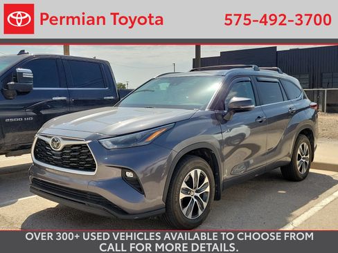 Used 2024 Toyota Highlander XLE AWD/4WD image 1