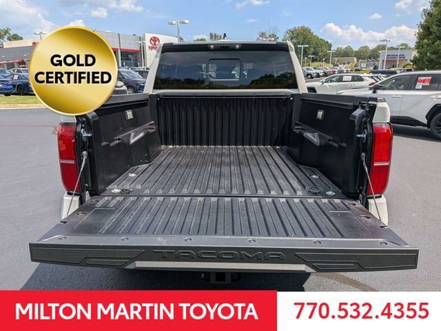 Certified 2025 Toyota Tacoma SR5 AWD/4WD image 10