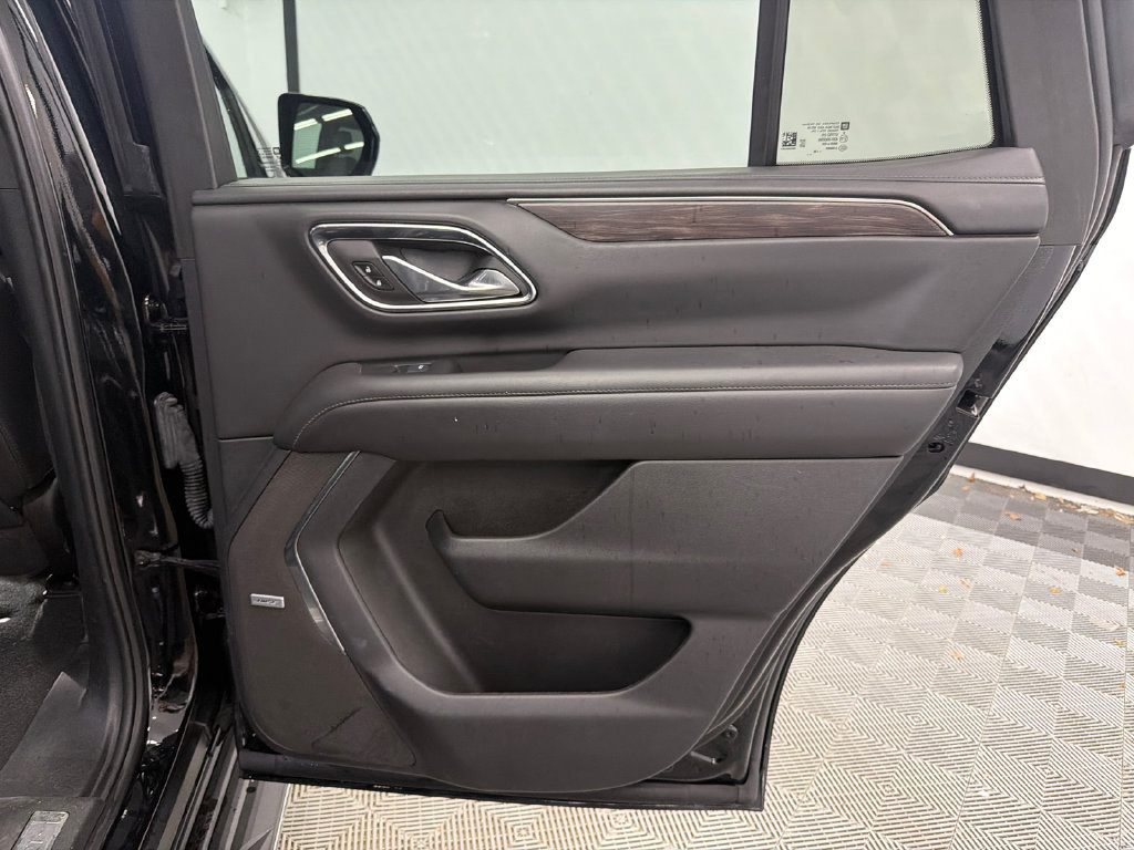 Used 2024 Chevrolet Tahoe LT RWD image 17