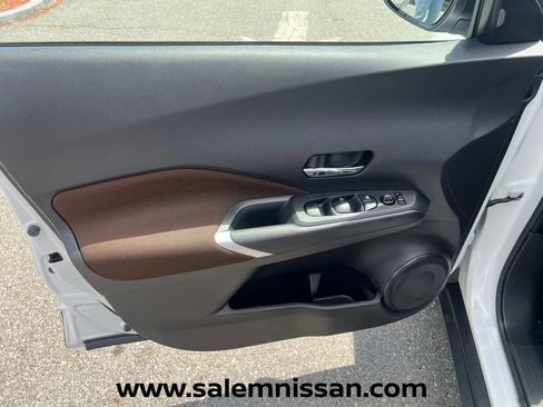 Used 2023 Nissan Kicks SR FWD image 15