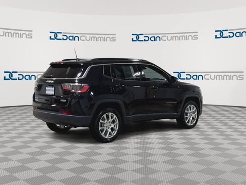 Used 2023 Jeep Compass Latitude AWD/4WD image 8