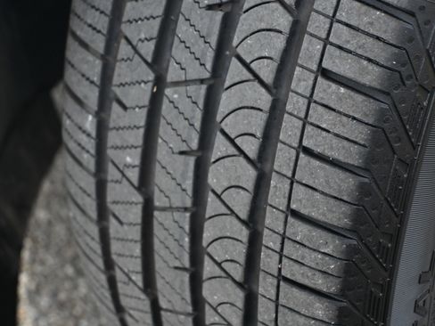 Used 2025 Volvo XC60 B5 Plus image 24