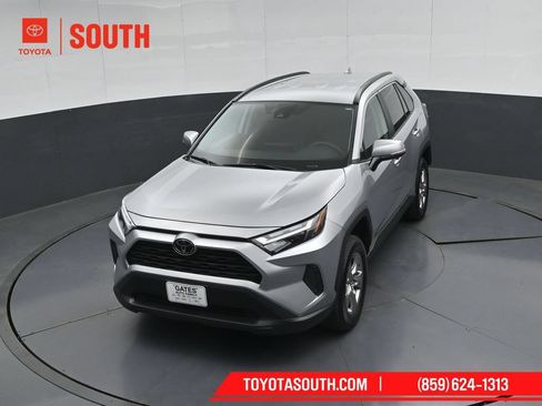 Used 2025 Toyota RAV4 XLE AWD/4WD image 47