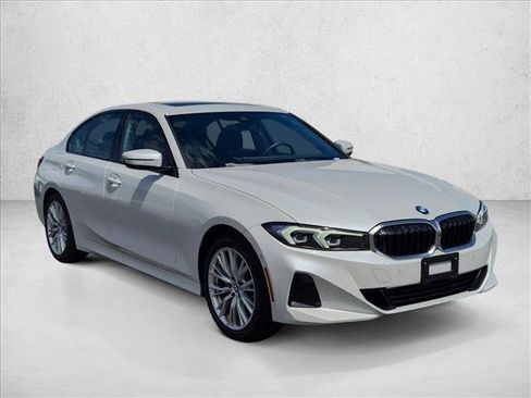 Used 2023 BMW 330i Sedan w/ Premium Package RWD image 3