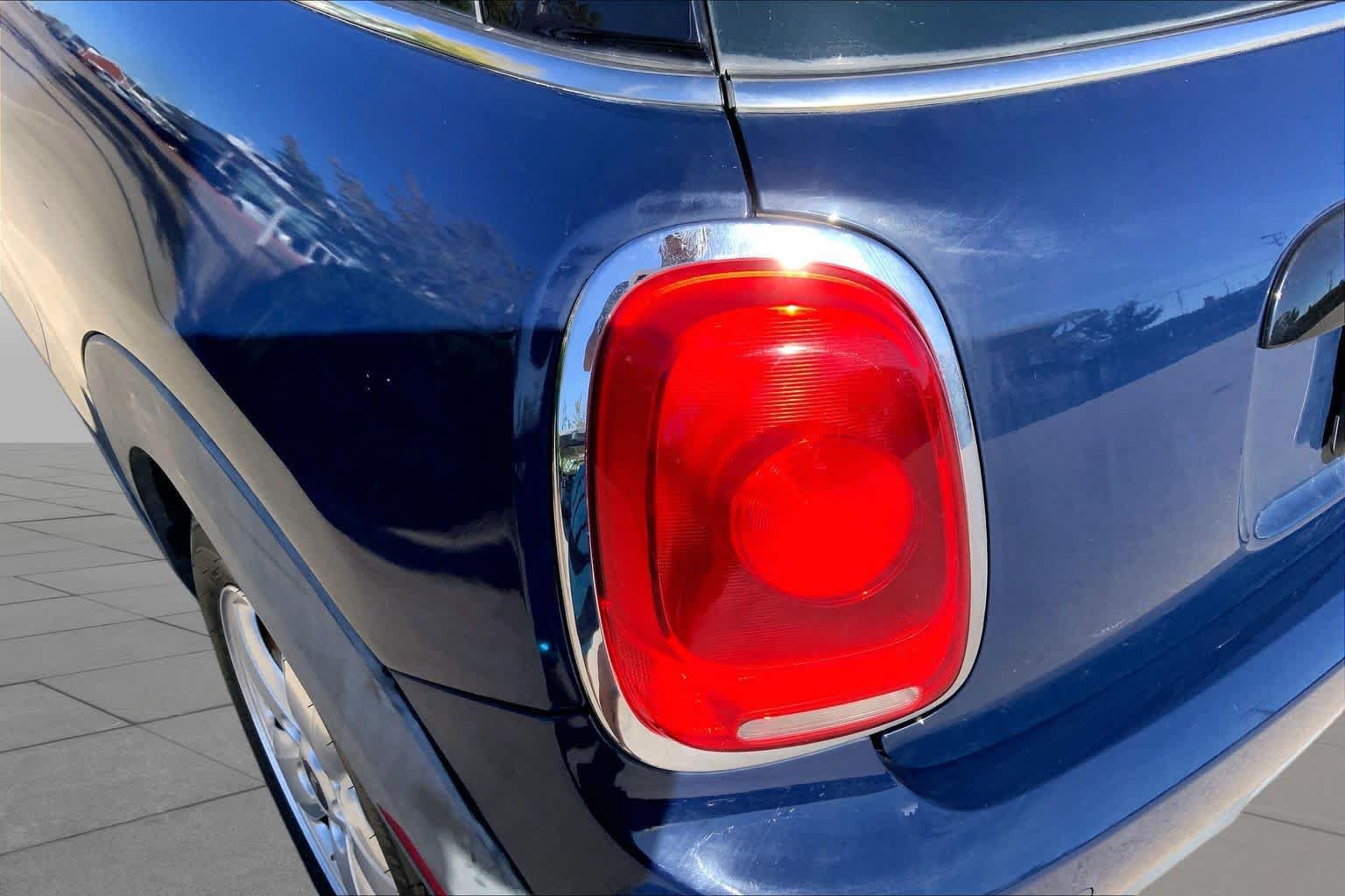 Used 2016 MINI Cooper 2-Door Hardtop FWD image 26