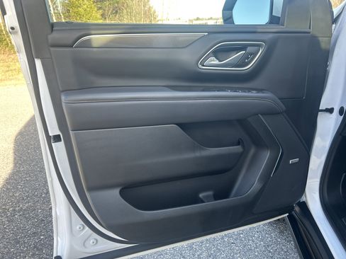 Used 2022 GMC Yukon AT4 AWD/4WD image 15