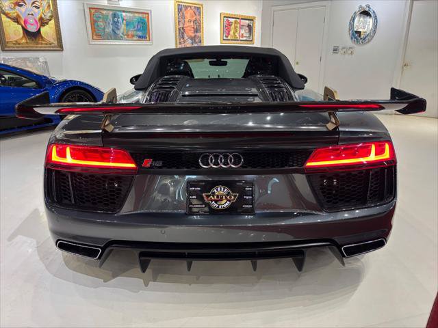Used 2017 Audi R8 V10 w/ Carbon Exterior Package AWD/4WD image 14
