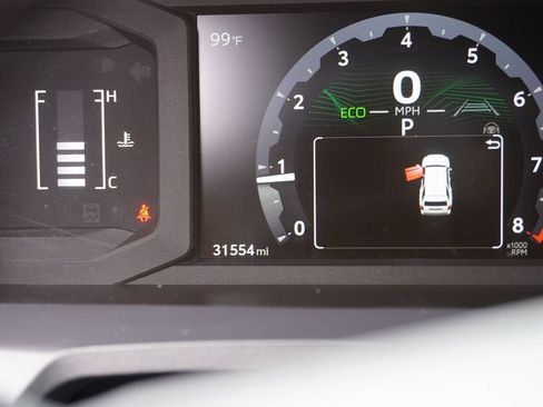Certified 2025 Toyota 4Runner SR5 AWD/4WD image 9