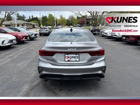 Used 2022 Kia Forte LXS FWD image 8