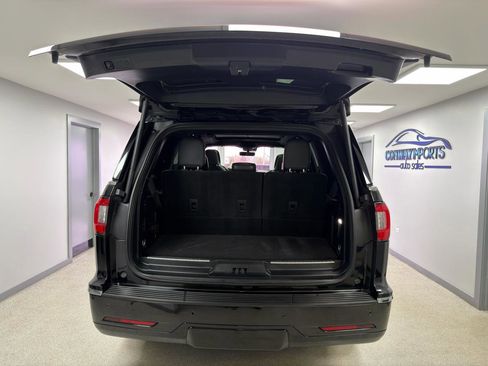 Used 2020 Lincoln Navigator Reserve w/ Luxury Package image 37