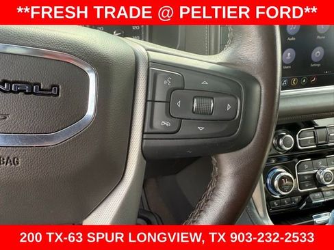 Used 2021 GMC Yukon XL Denali w/ Denali Premium Package image 12