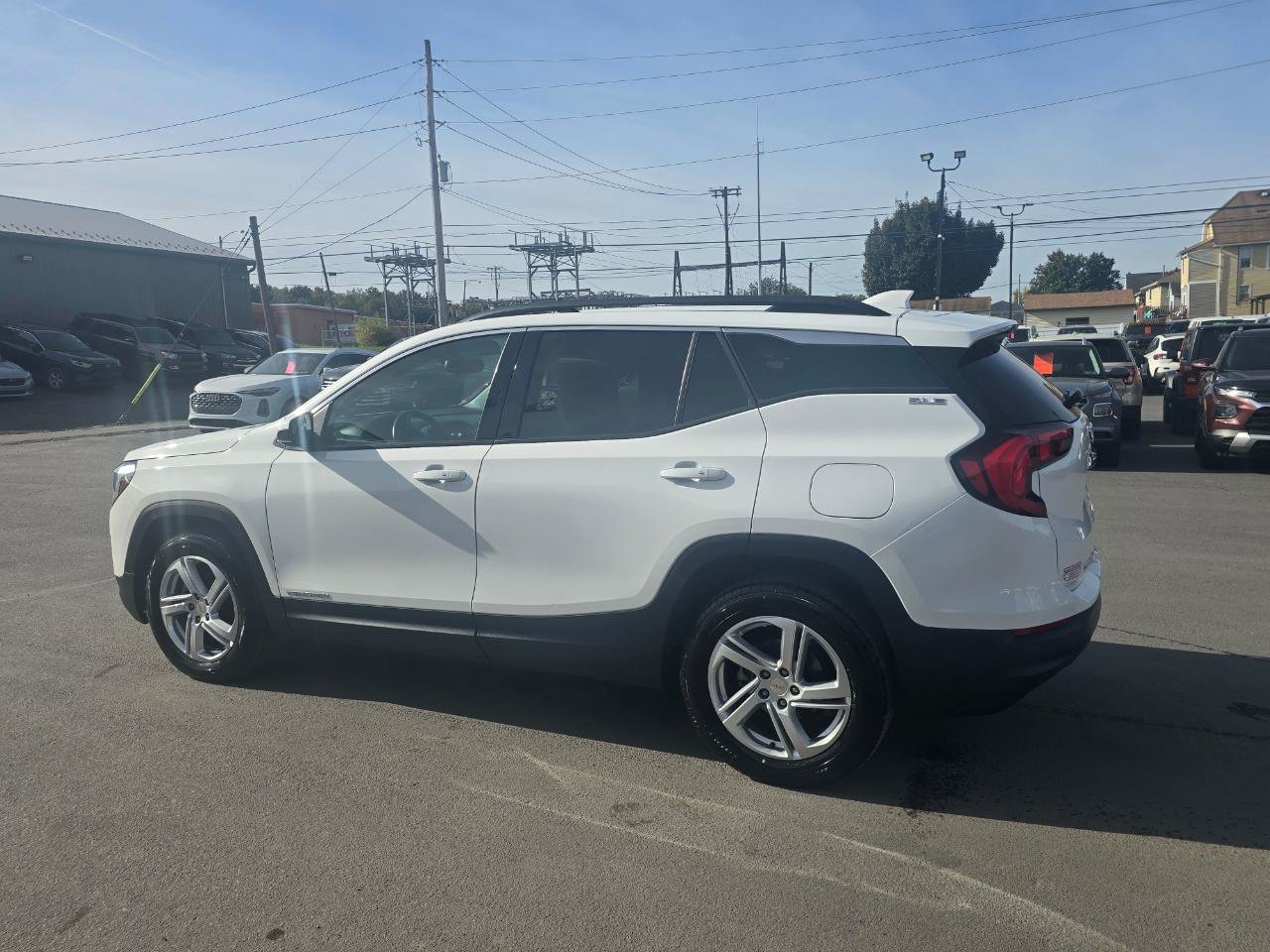 Used 2019 GMC Terrain SLE w/ Driver Convenience Package AWD/4WD image 4