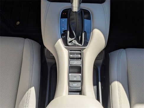 Certified 2024 Honda HR-V EX-L image 17