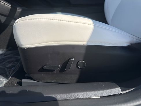 Used 2022 Tesla Model 3 Performance image 10