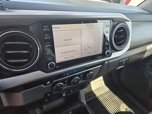 Used 2022 Toyota Tacoma SR5 RWD image 18