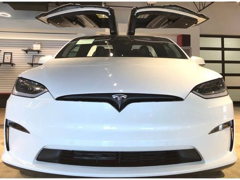 Used 2022 Tesla Model X Long Range image 3