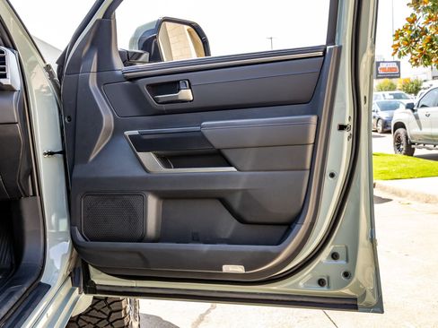 Used 2026 Toyota Sequoia Platinum AWD/4WD image 40