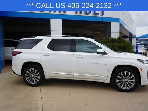 Used 2023 Chevrolet Traverse Premier FWD image 10