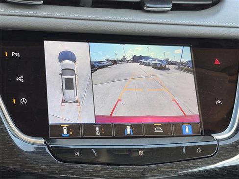 Used 2021 Cadillac XT6 Premium Luxury image 17