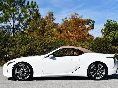 Used 2022 Lexus LC 500 Convertible image 32