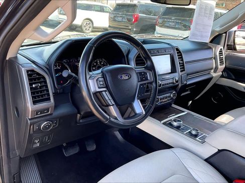 Used 2021 Ford Expedition Platinum image 18