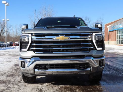 Used 2024 Chevrolet Silverado 3500 LTZ image 8