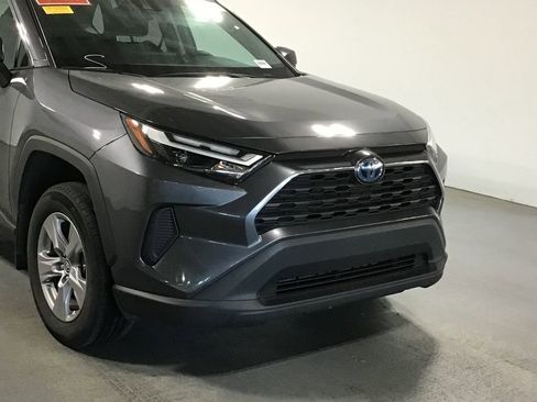 Used 2024 Toyota RAV4 LE AWD/4WD image 4