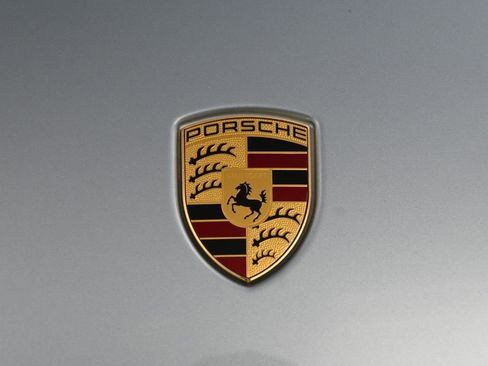 Certified 2025 Porsche Macan image 34
