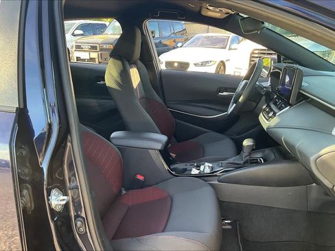 Used 2025 Toyota Corolla SE image 9