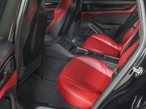 Used 2026 Porsche Panamera image 13