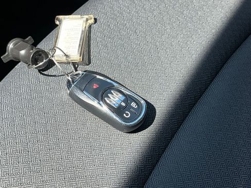 Used 2025 Buick Encore GX Preferred FWD image 25