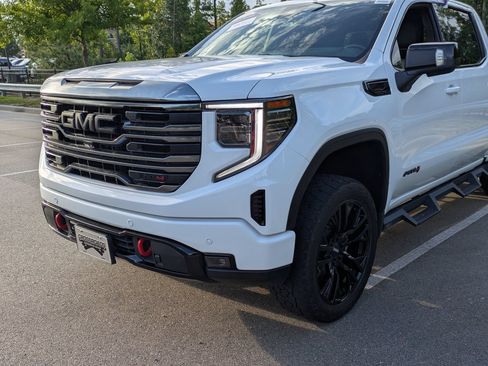Used 2023 GMC Sierra 1500 AT4 w/ AT4 Preferred Package AWD/4WD image 10