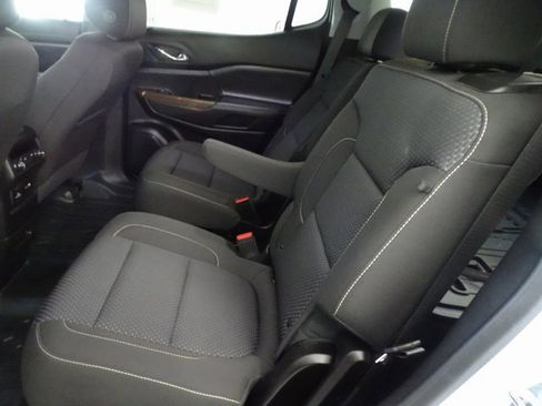 Certified 2023 GMC Acadia SLE w/ Driver Convenience Package image 4