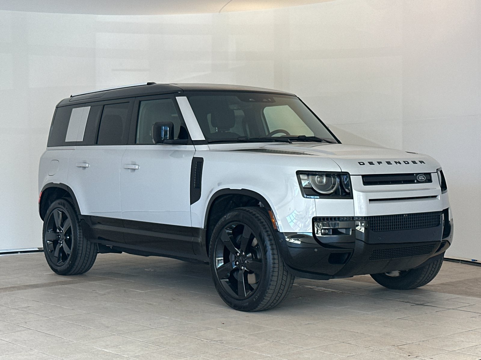 New 2026 Land Rover Defender 110 X-Dynamic SE AWD/4WD image 8