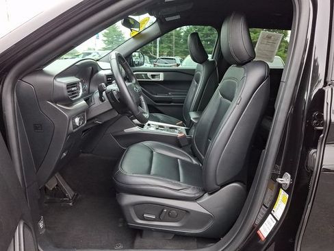 Certified 2020 Ford Explorer XLT w/ Equipment Group 202A AWD/4WD image 16