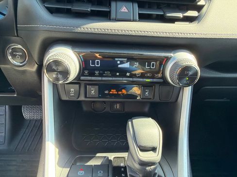 Used 2025 Toyota RAV4 XLE w/ Convenience Package AWD/4WD image 28