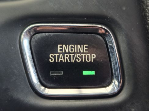 Used 2023 GMC Acadia SLE w/ Driver Convenience Package FWD image 16