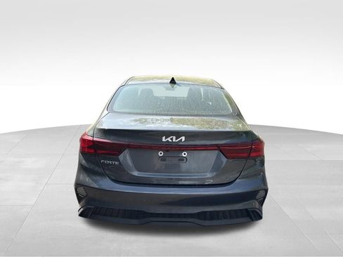 Used 2022 Kia Forte LXS FWD image 11