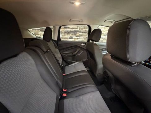 Used 2017 Ford Escape SE image 30