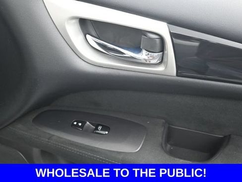 Used 2014 Nissan Pathfinder SV FWD image 31