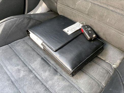 Used 2015 Volkswagen Passat TDI SEL Premium image 11