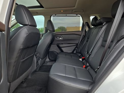 Used 2021 Nissan Rogue SL FWD image 13