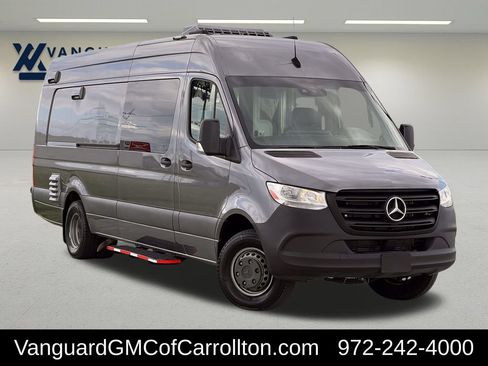 Used 2021 Mercedes-Benz Sprinter 4500 image 2